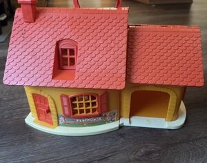 Vintage 1973 Hasbro Weebles Winnie the Pooh House at Poohs Corner Playhouse
